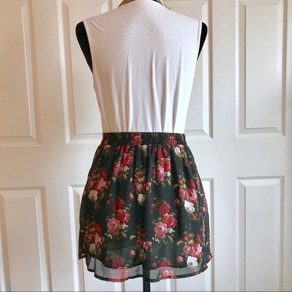Tobi Black Floral A-line Mini Circle Skirt - Picture 4 of 8